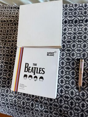 Montblanc White Box with Multicolor Pen Accent